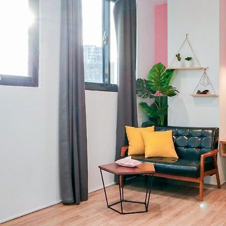 Sleepier Multi-Minsu Tainan Apartment ภายนอก รูปภาพ