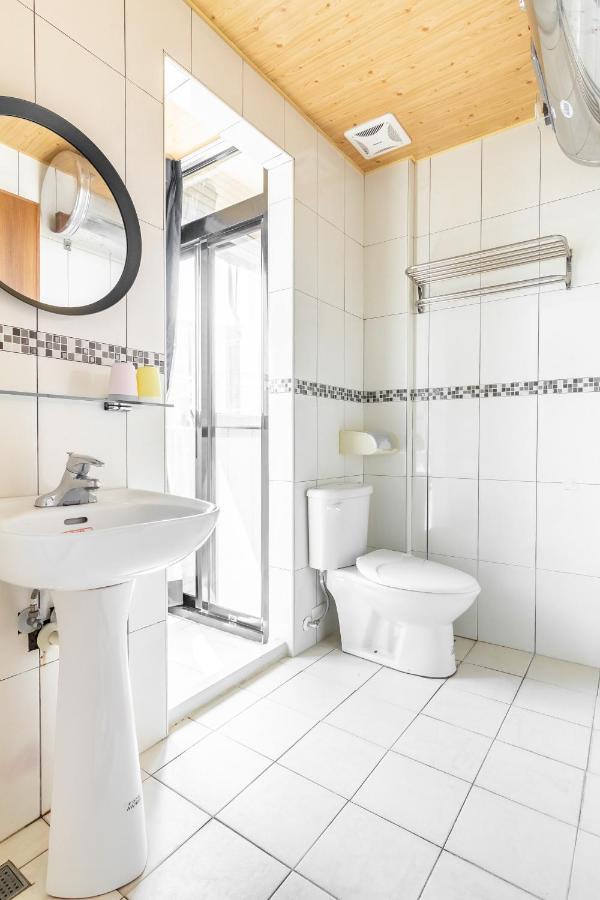 Sleepier Multi-Minsu Tainan Apartment ภายนอก รูปภาพ