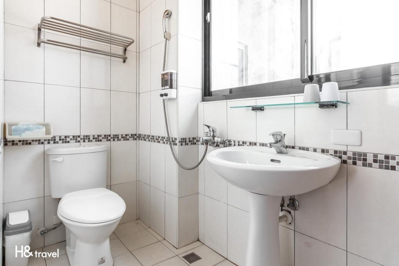 Sleepier Multi-Minsu Tainan Apartment ภายนอก รูปภาพ
