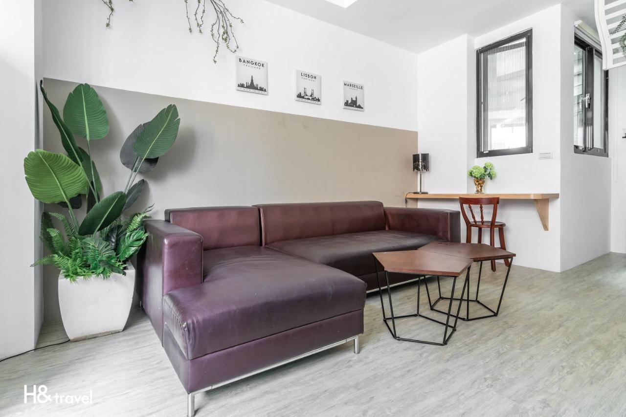 Sleepier Multi-Minsu Tainan Apartment ภายนอก รูปภาพ